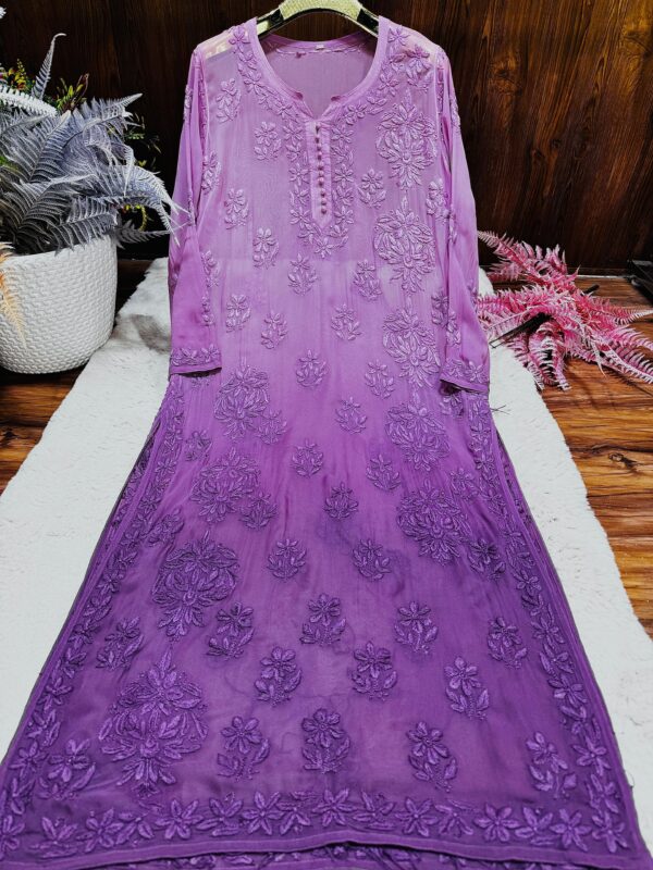Lucknowi Chikankari Viscose 3D Ghass Patti Kurti .