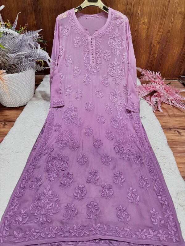 Lucknowi Chikankari Viscose 3D Ghass Patti Kurti .