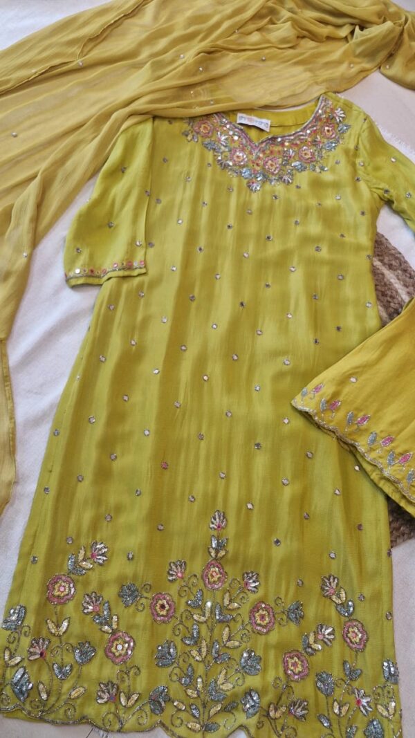 Chinnon Handwork Kurta , Pant  And  Duppata Set .