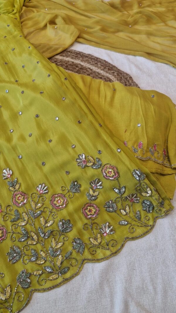 Chinnon Handwork Kurta , Pant  And  Duppata Set .