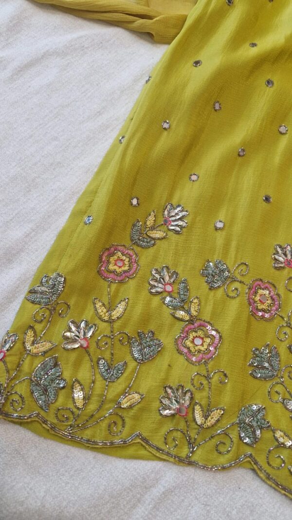 Chinnon Handwork Kurta , Pant  And  Duppata Set .